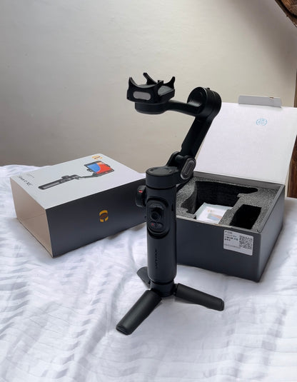 🎥 Praktyczny ręczny stabilizator gimbala AOCHUAN Smart XE
